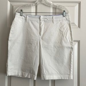 Bermuda shorts (white)